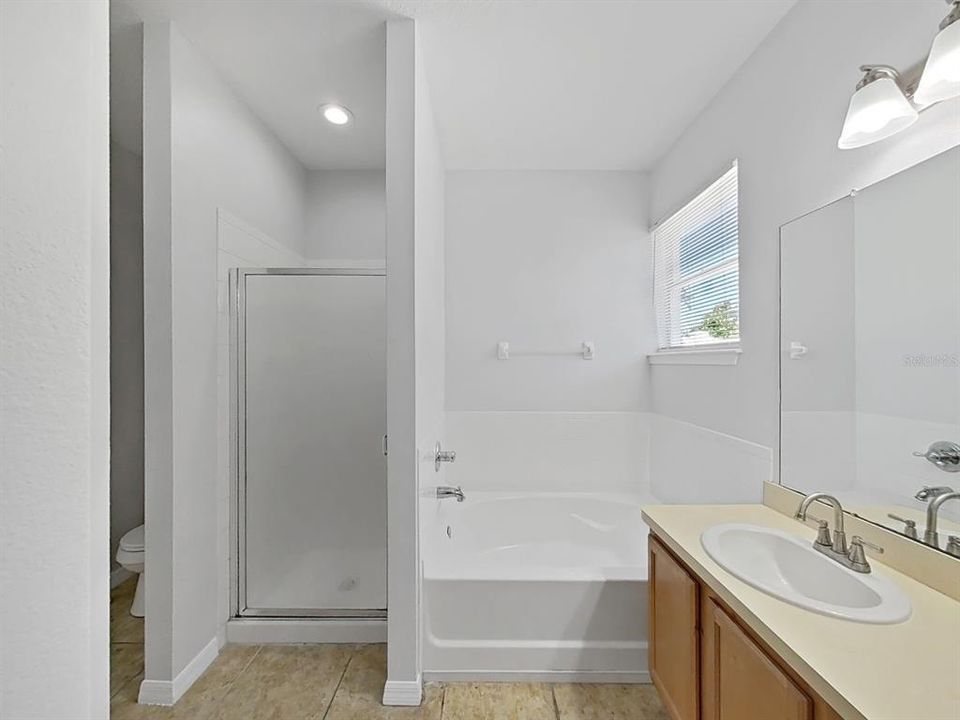На продажу: $325,000 (3 спален, 2 ванн, 1638 Квадратных фут)