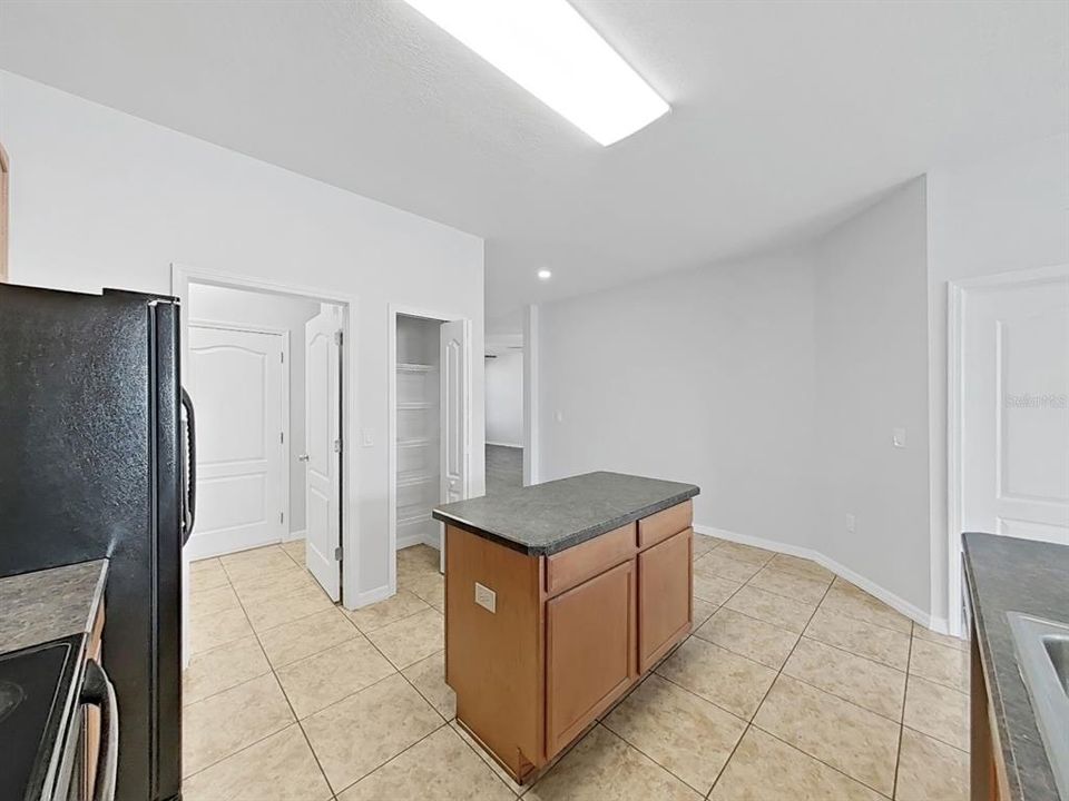 На продажу: $325,000 (3 спален, 2 ванн, 1638 Квадратных фут)