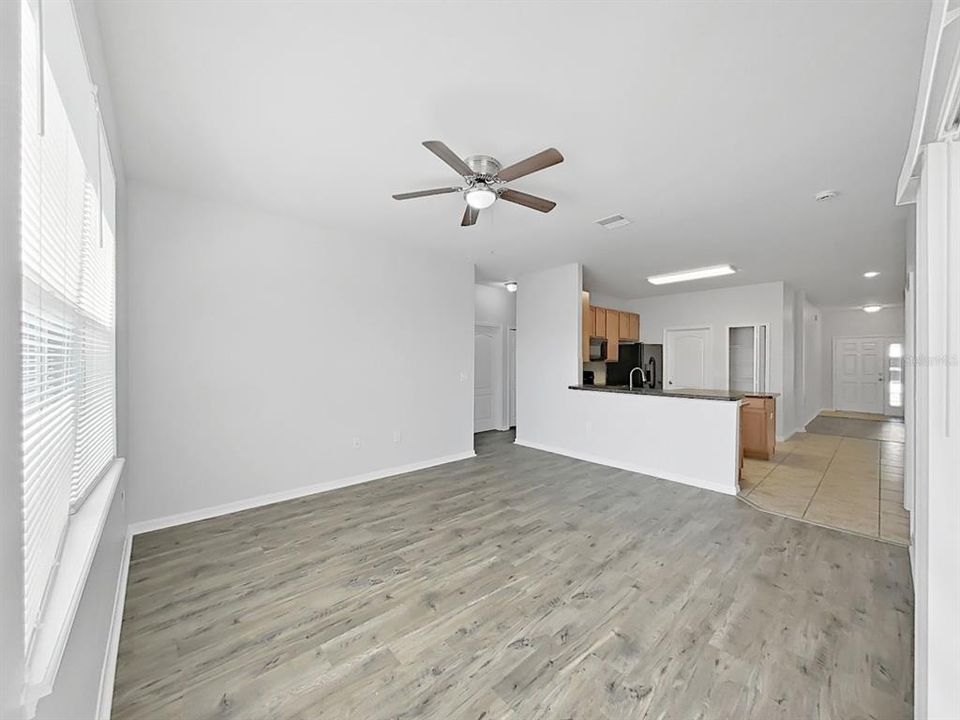 На продажу: $325,000 (3 спален, 2 ванн, 1638 Квадратных фут)