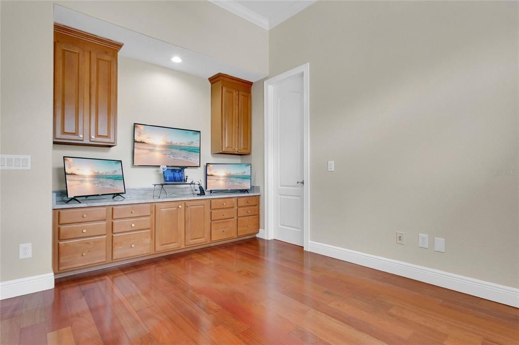 For Sale: $1,080,000 (4 beds, 3 baths, 2993 Square Feet)