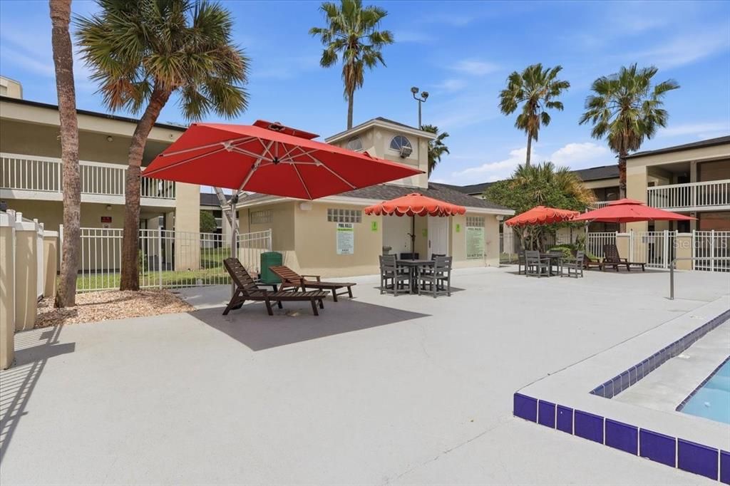 For Sale: $95,000 (1 beds, 1 baths, 325 Square Feet)