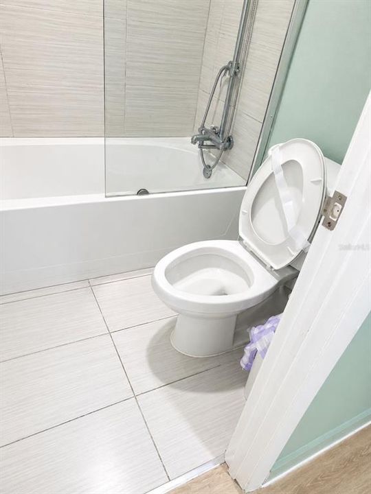 For Sale: $95,000 (1 beds, 1 baths, 325 Square Feet)