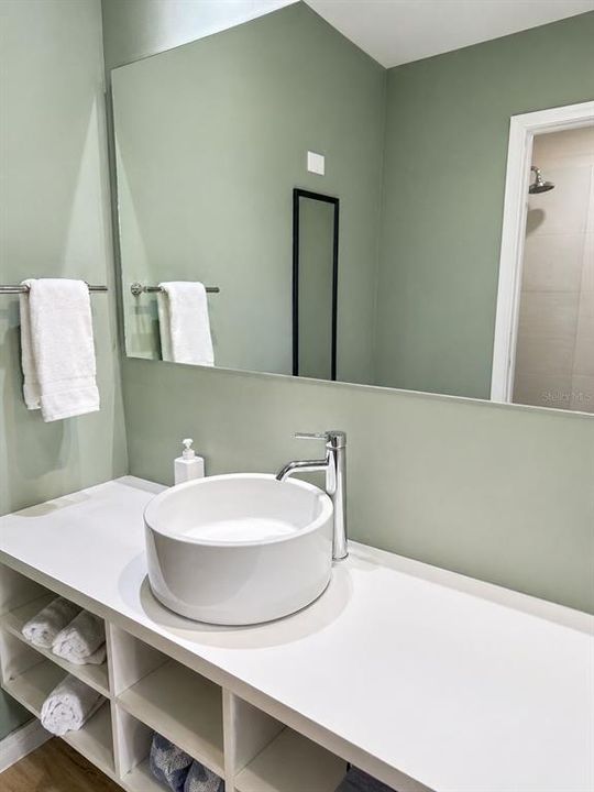 For Sale: $95,000 (1 beds, 1 baths, 325 Square Feet)