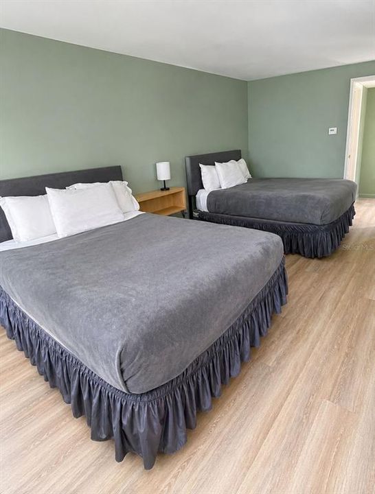 For Sale: $95,000 (1 beds, 1 baths, 325 Square Feet)