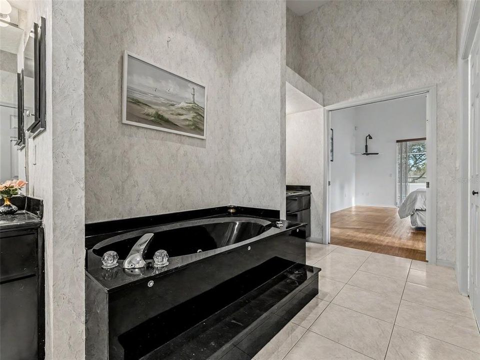 Active With Contract: $489,000 (3 beds, 3 baths, 2543 Square Feet)