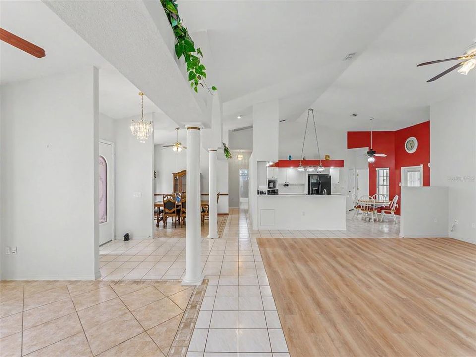 Active With Contract: $489,000 (3 beds, 3 baths, 2543 Square Feet)