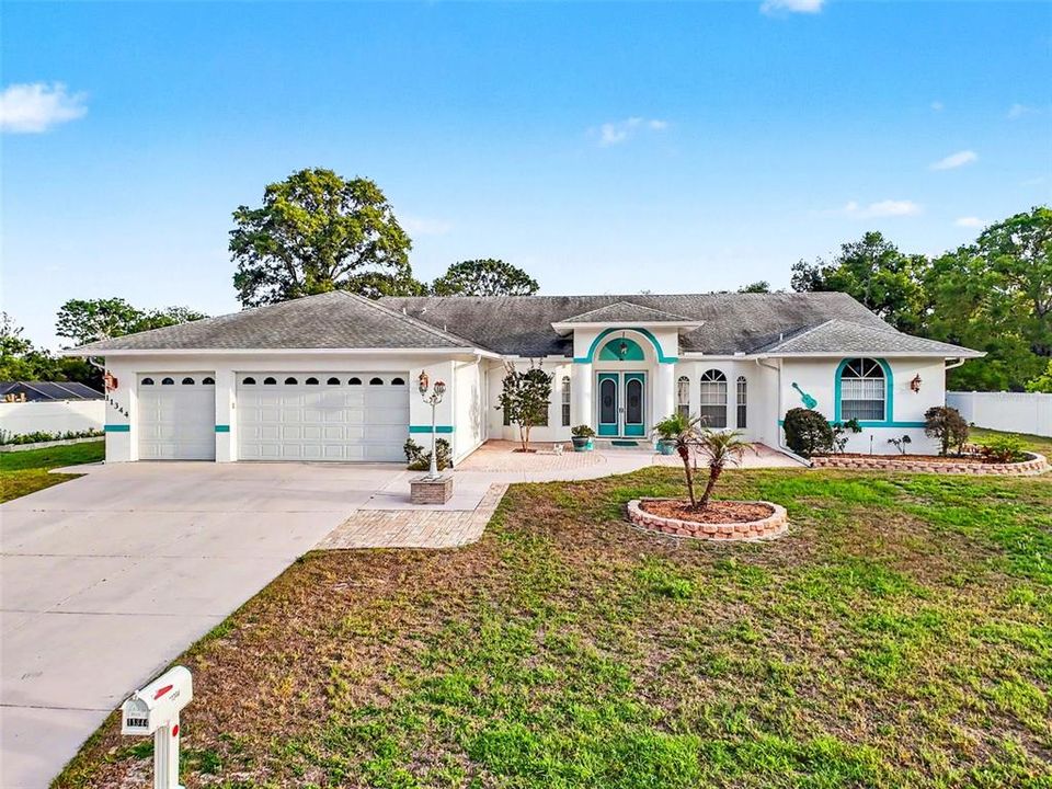 Active With Contract: $489,000 (3 beds, 3 baths, 2543 Square Feet)
