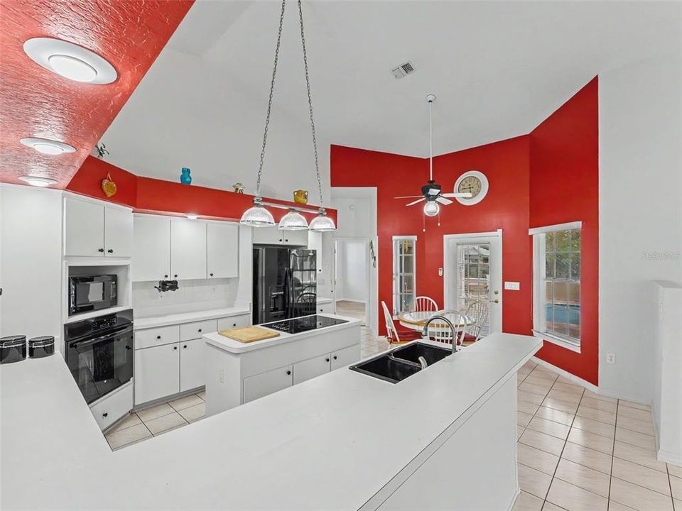 Active With Contract: $489,000 (3 beds, 3 baths, 2543 Square Feet)