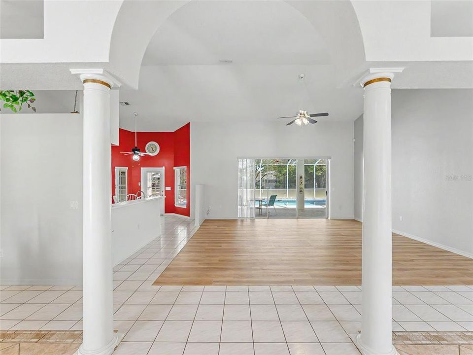 Active With Contract: $489,000 (3 beds, 3 baths, 2543 Square Feet)