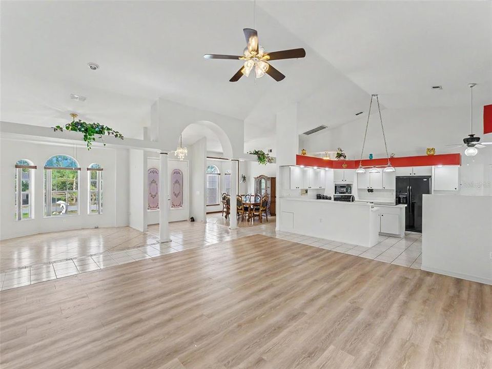 Active With Contract: $489,000 (3 beds, 3 baths, 2543 Square Feet)