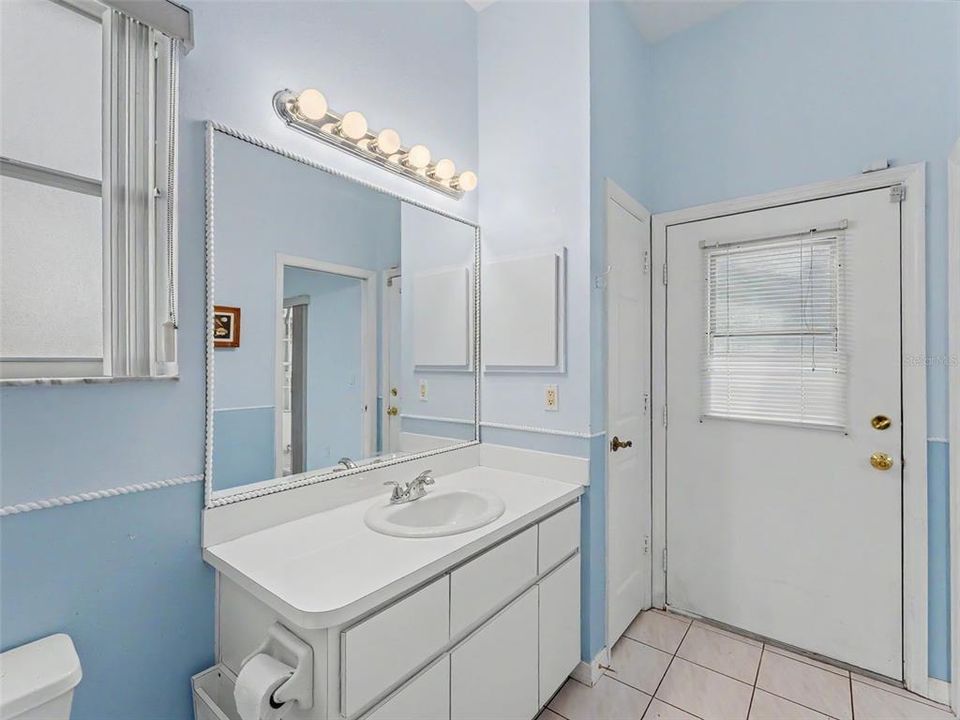 Active With Contract: $489,000 (3 beds, 3 baths, 2543 Square Feet)