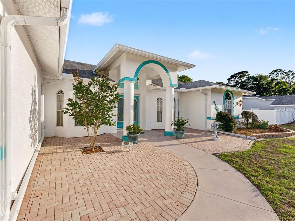 Active With Contract: $489,000 (3 beds, 3 baths, 2543 Square Feet)