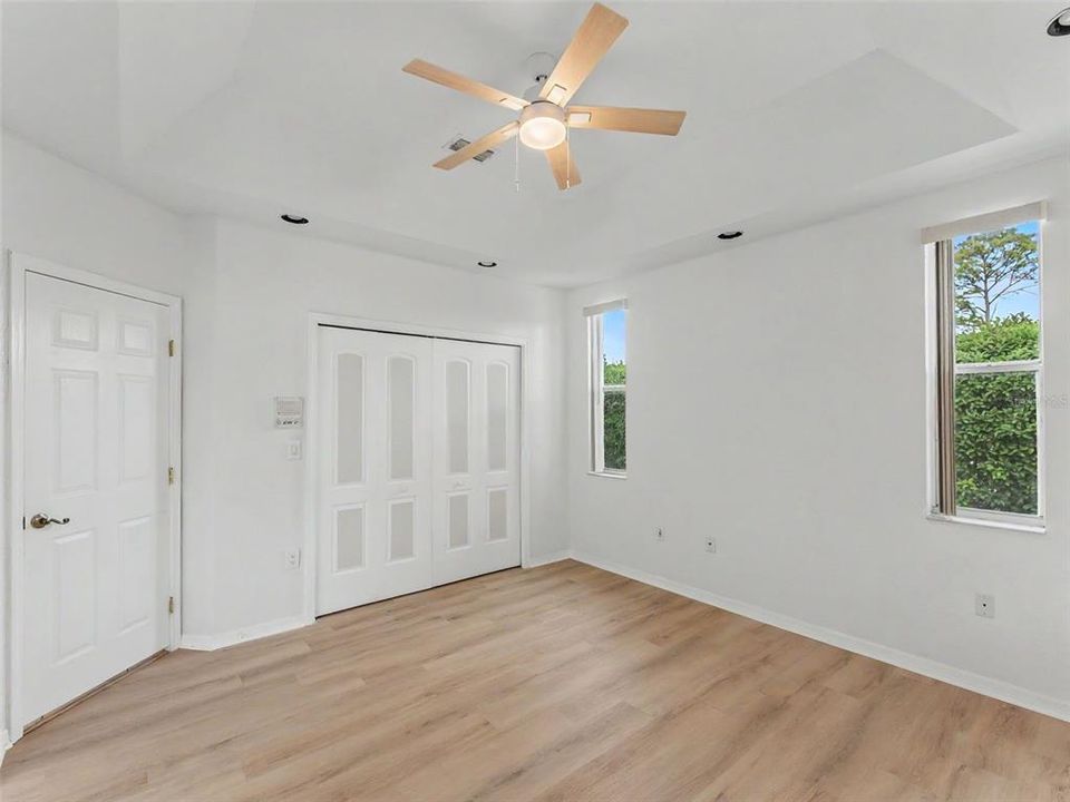 Active With Contract: $489,000 (3 beds, 3 baths, 2543 Square Feet)