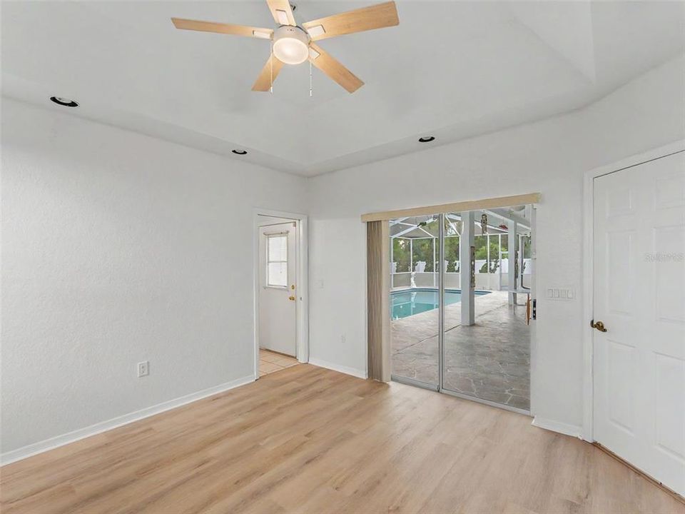 Active With Contract: $489,000 (3 beds, 3 baths, 2543 Square Feet)