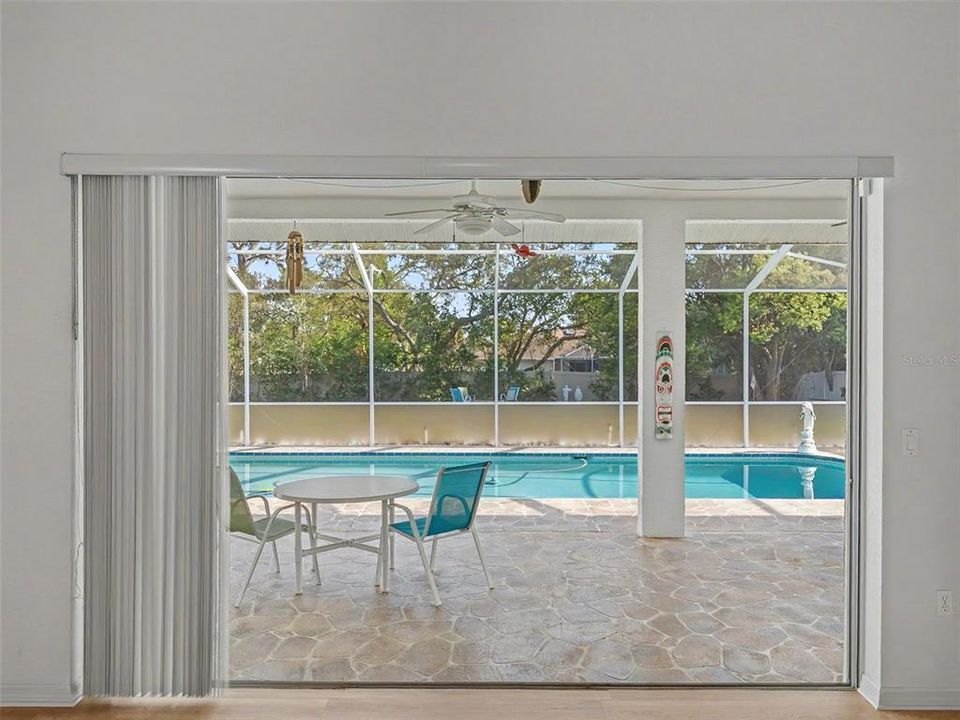 Active With Contract: $489,000 (3 beds, 3 baths, 2543 Square Feet)