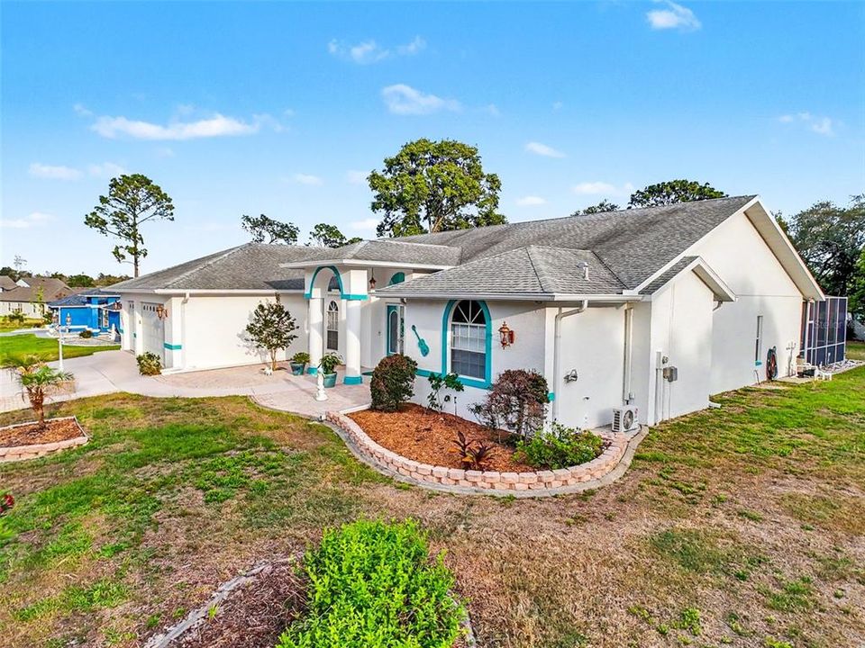 Active With Contract: $489,000 (3 beds, 3 baths, 2543 Square Feet)