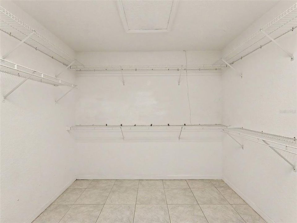 Active With Contract: $489,000 (3 beds, 3 baths, 2543 Square Feet)