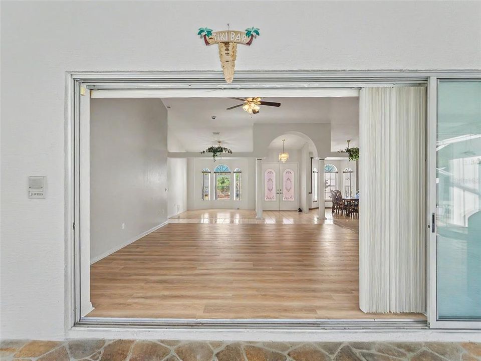 Active With Contract: $489,000 (3 beds, 3 baths, 2543 Square Feet)