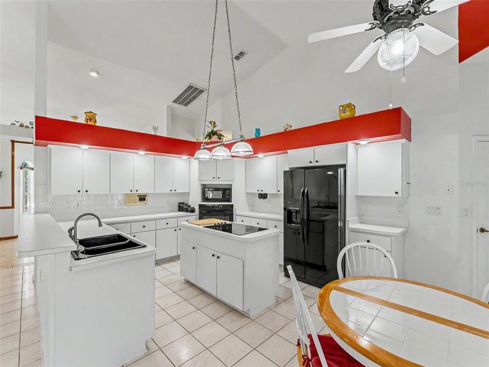 Active With Contract: $489,000 (3 beds, 3 baths, 2543 Square Feet)