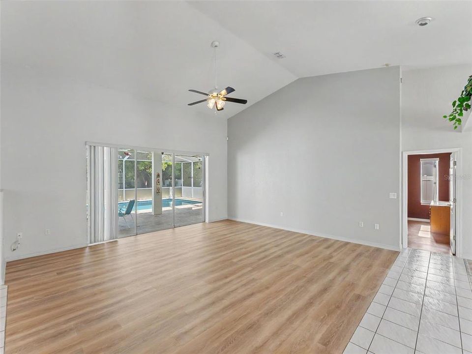 Active With Contract: $489,000 (3 beds, 3 baths, 2543 Square Feet)