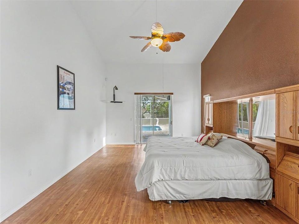 Active With Contract: $489,000 (3 beds, 3 baths, 2543 Square Feet)