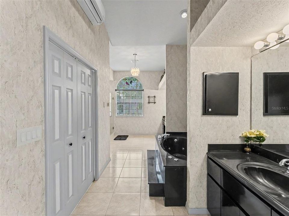 Active With Contract: $489,000 (3 beds, 3 baths, 2543 Square Feet)
