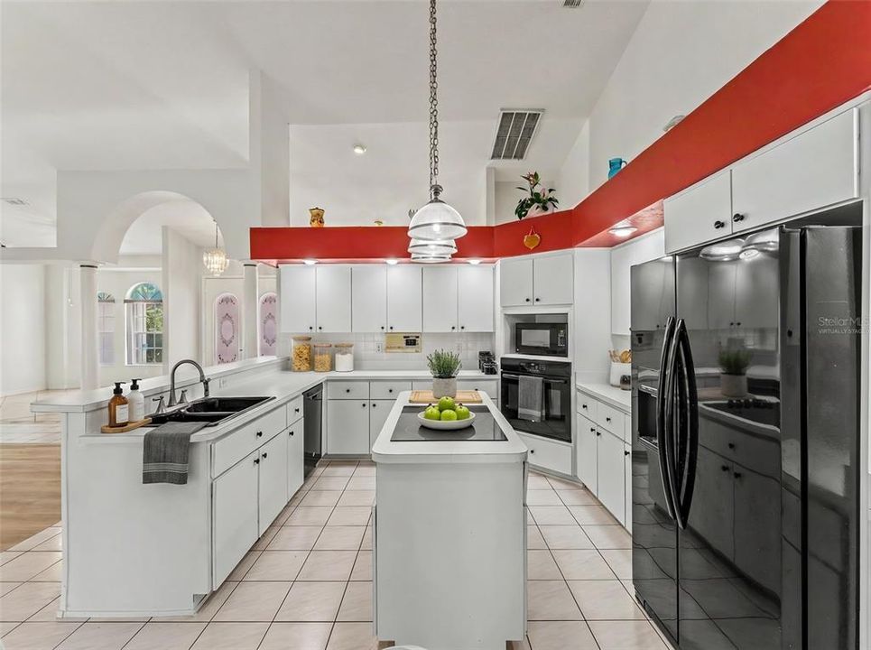 Active With Contract: $489,000 (3 beds, 3 baths, 2543 Square Feet)