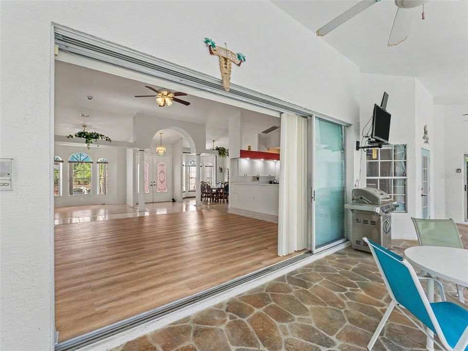 Active With Contract: $489,000 (3 beds, 3 baths, 2543 Square Feet)