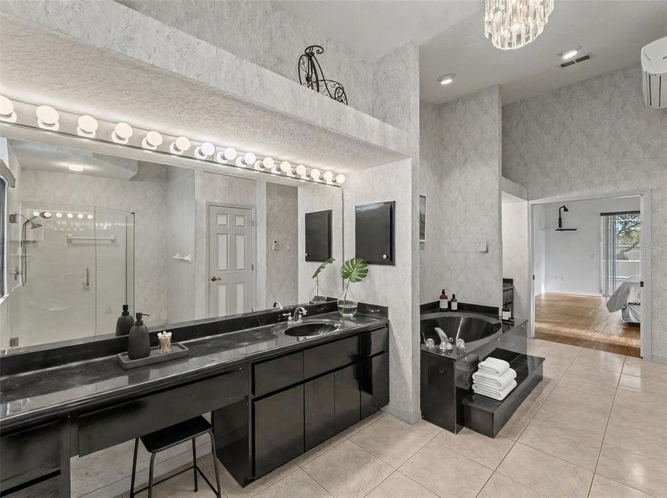 Active With Contract: $489,000 (3 beds, 3 baths, 2543 Square Feet)