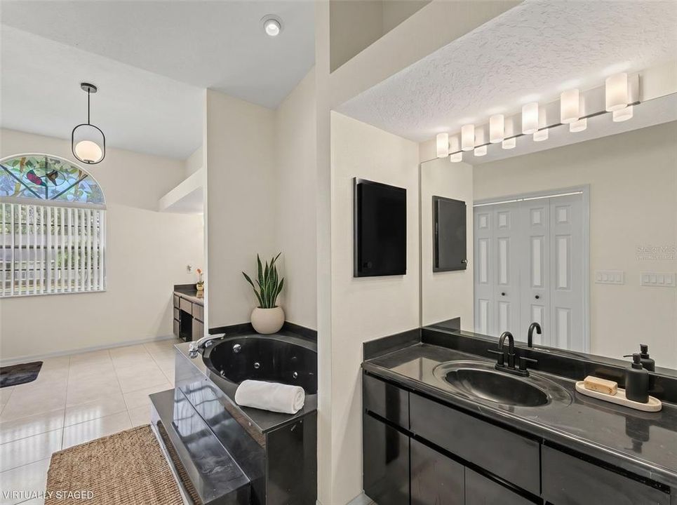 Active With Contract: $489,000 (3 beds, 3 baths, 2543 Square Feet)
