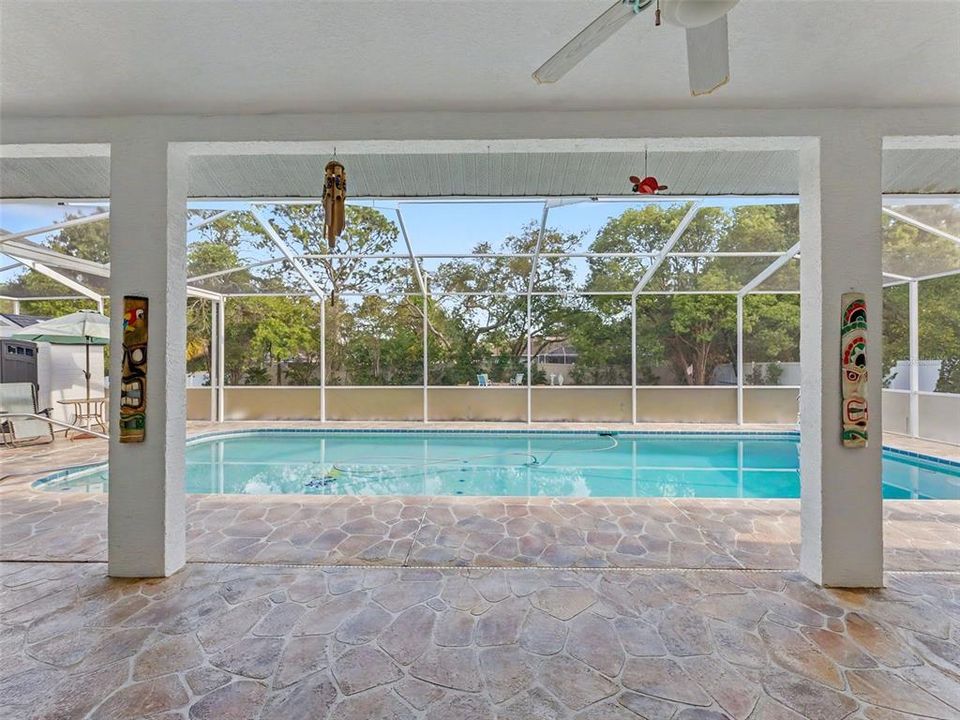 Active With Contract: $489,000 (3 beds, 3 baths, 2543 Square Feet)