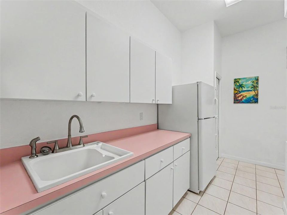 Active With Contract: $489,000 (3 beds, 3 baths, 2543 Square Feet)