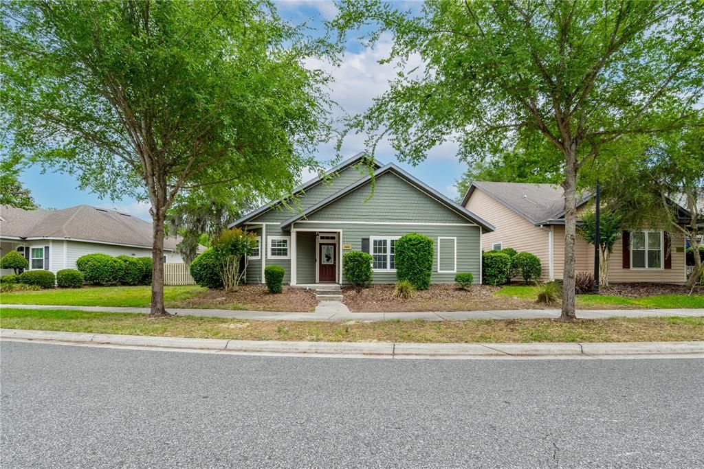 Active With Contract: $334,900 (3 beds, 2 baths, 1449 Square Feet)