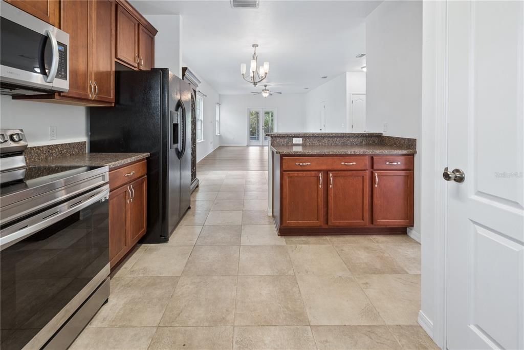 Active With Contract: $334,900 (3 beds, 2 baths, 1449 Square Feet)