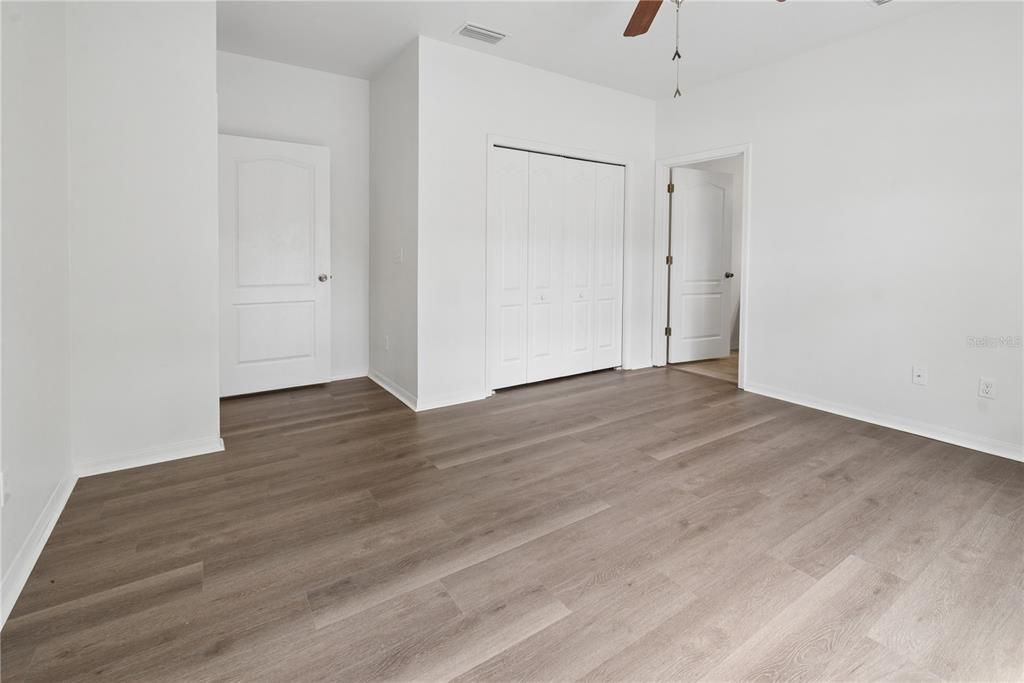 Active With Contract: $334,900 (3 beds, 2 baths, 1449 Square Feet)
