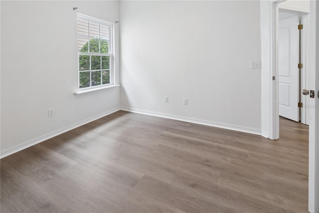 Active With Contract: $334,900 (3 beds, 2 baths, 1449 Square Feet)