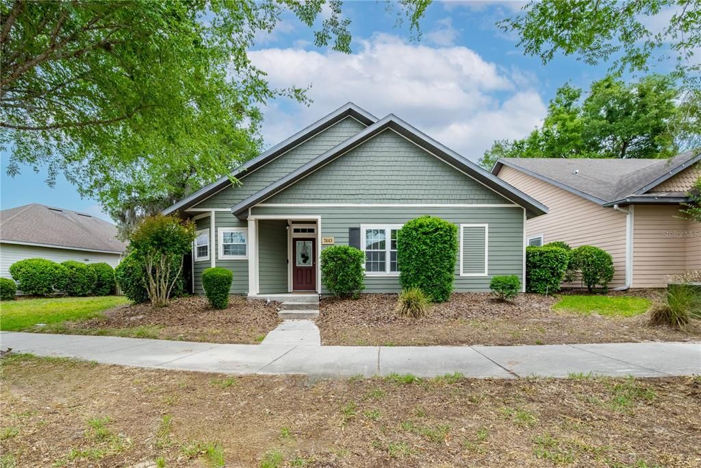 Active With Contract: $334,900 (3 beds, 2 baths, 1449 Square Feet)