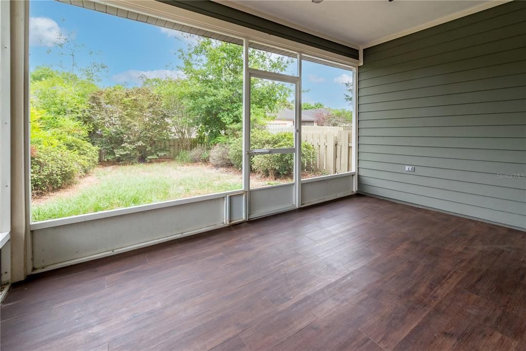 Active With Contract: $334,900 (3 beds, 2 baths, 1449 Square Feet)