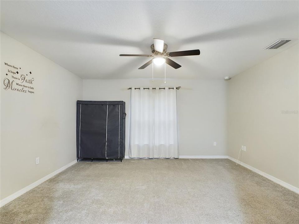 For Rent: $1,800 (3 beds, 2 baths, 1553 Square Feet)