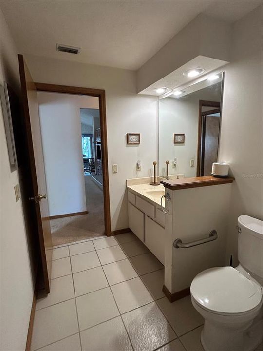 Activo con contrato: $725,000 (4 camas, 3 baños, 2459 Pies cuadrados)