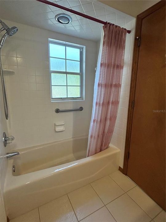Activo con contrato: $725,000 (4 camas, 3 baños, 2459 Pies cuadrados)