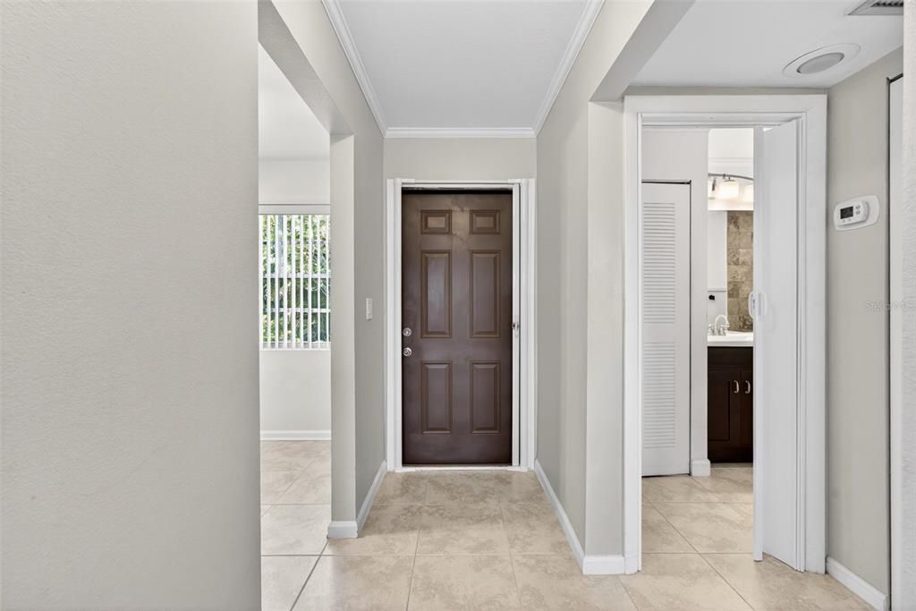For Sale: $125,000 (1 beds, 1 baths, 644 Square Feet)