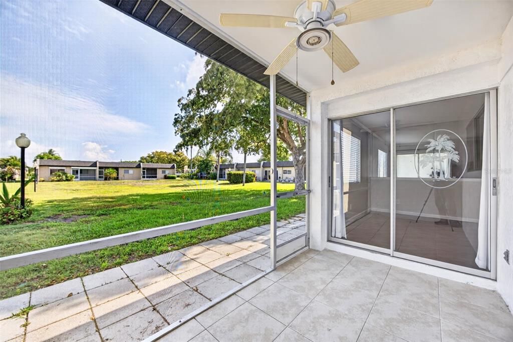 For Sale: $125,000 (1 beds, 1 baths, 644 Square Feet)