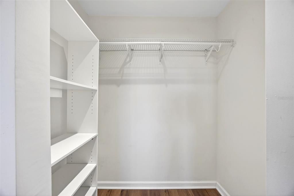 For Sale: $125,000 (1 beds, 1 baths, 644 Square Feet)