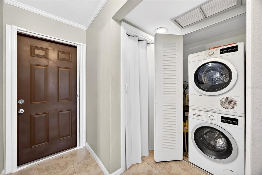 For Sale: $125,000 (1 beds, 1 baths, 644 Square Feet)