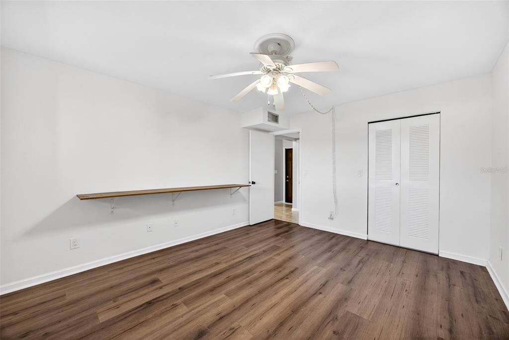 For Sale: $125,000 (1 beds, 1 baths, 644 Square Feet)