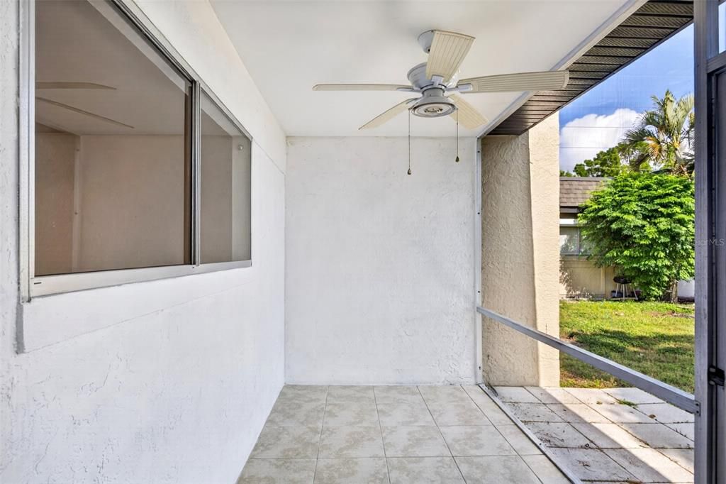 For Sale: $125,000 (1 beds, 1 baths, 644 Square Feet)