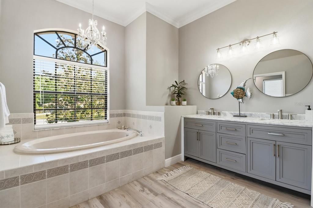 For Sale: $799,000 (3 beds, 2 baths, 2542 Square Feet)