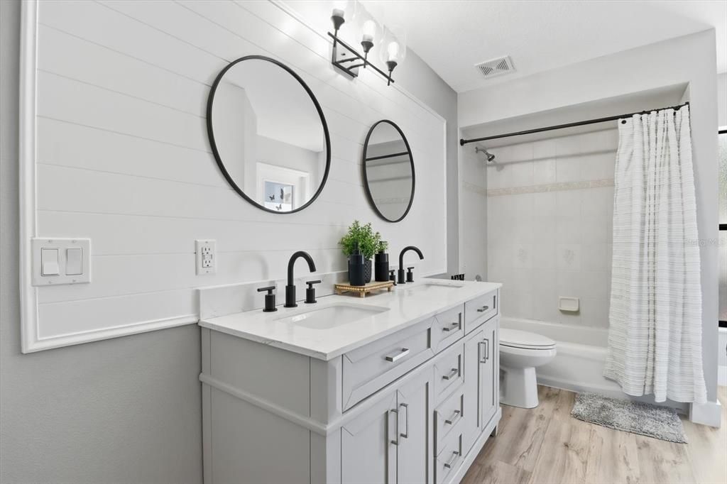 For Sale: $799,000 (3 beds, 2 baths, 2542 Square Feet)