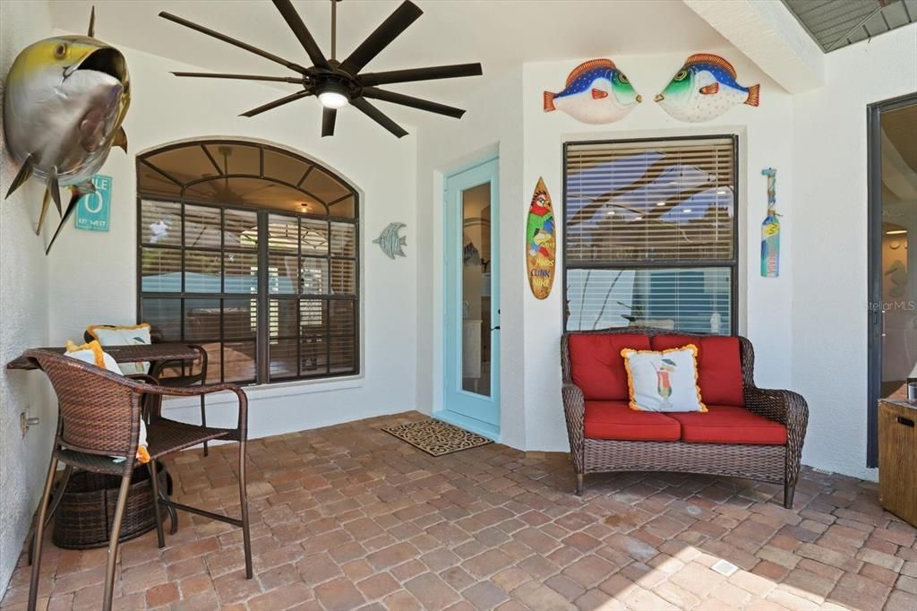 For Sale: $799,000 (3 beds, 2 baths, 2542 Square Feet)